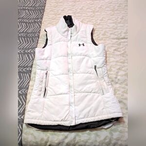 Woman's under armour puffer vest